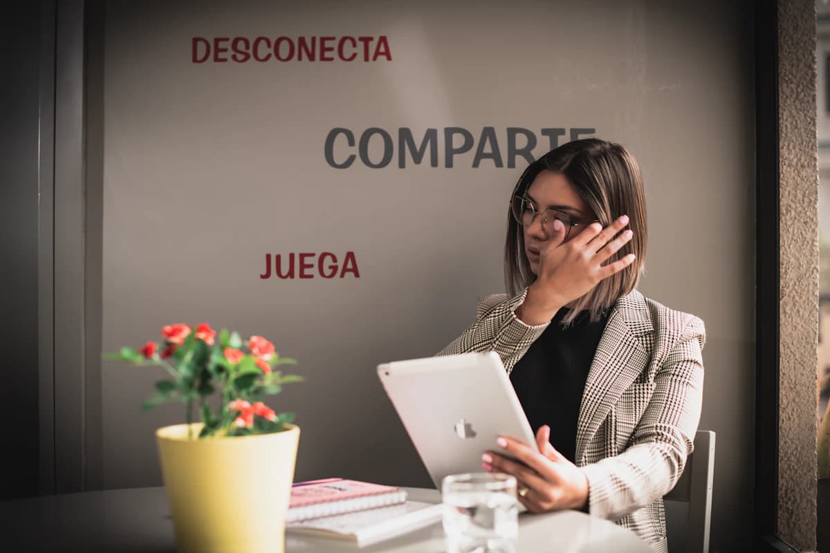 Cómo la IA detecta oportunidades de keywords que tu competencia no ve